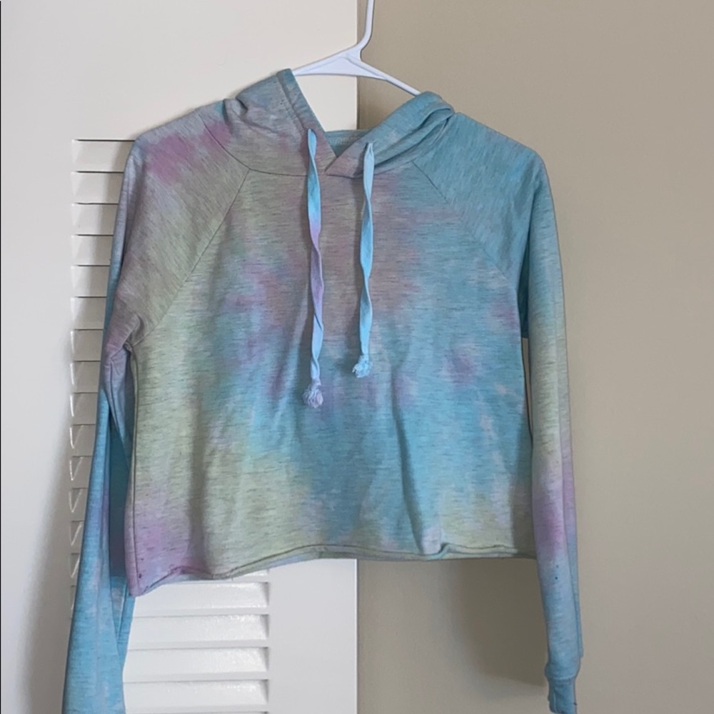 TIE-DYE CROP HOODIE